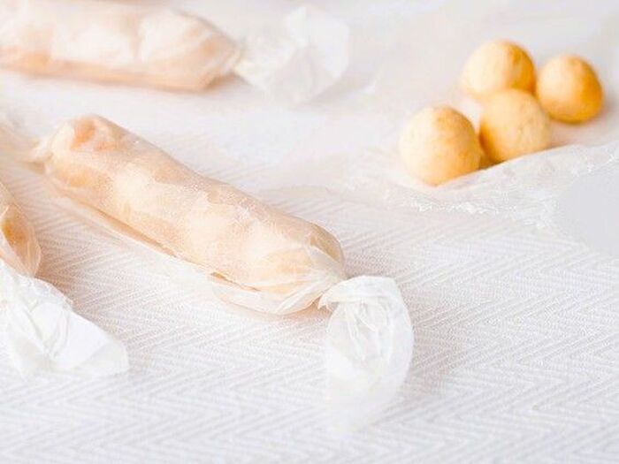 【オイルなし、グルテンなし】ほんのり甘くて、口どけのいい「ボーロ」の作り方。材料はたった4つで作れますよ♪