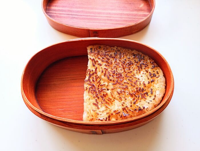 お弁当箱にぴったりハマる！握らない焼きおにぎり弁当【脱マンネリに♡】