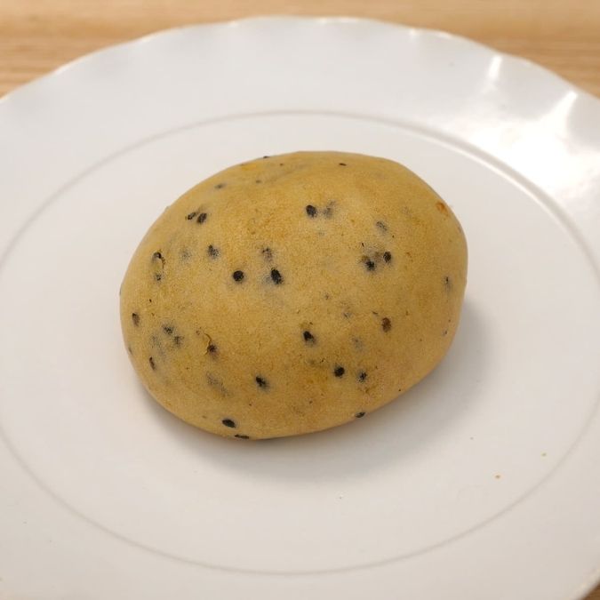 コストコ／もちもち黒ゴマロール