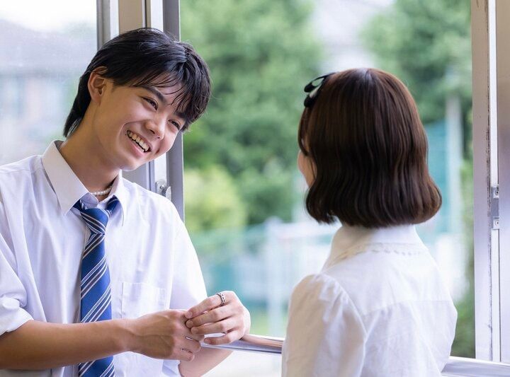 イケメン男子がゾッコンに！清楚系高2美少女の登場