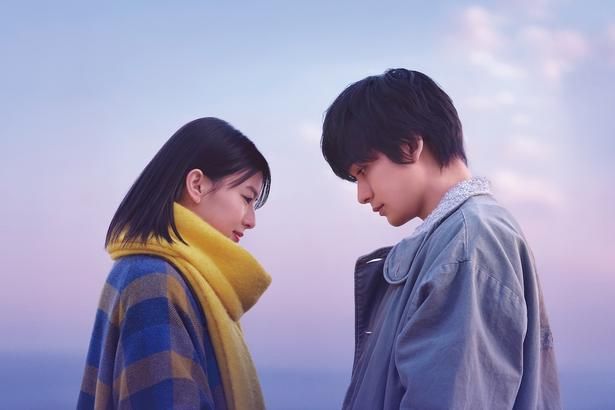 【写真を見る】主人公とヒロインを演じる北村匠海、出口夏希 [c]2026「君の話」製作委員会