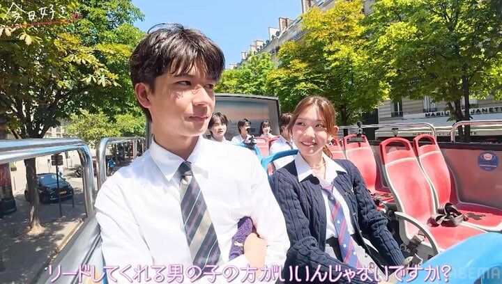 スタイル抜群！ヤンキーキャラの高3美女に高1オクテ男子が精一杯アピール
