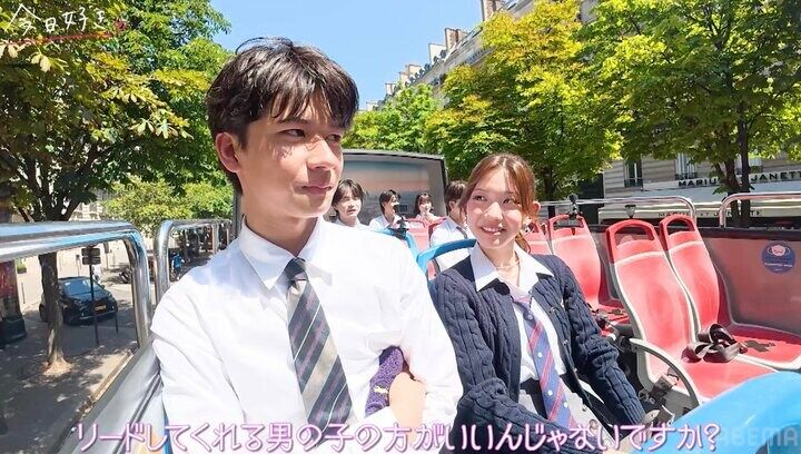 スタイル抜群！ヤンキーキャラの高3美女に高1オクテ男子が精一杯アピール