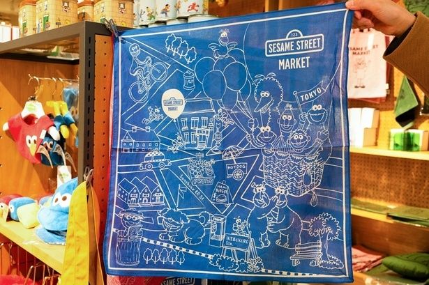 セサミストリートの仲間たちが、池袋の街に出没！「池袋MAPバンダナ」(1320円)