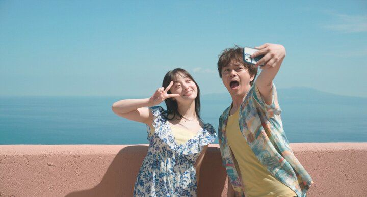 【写真・画像】橋本環奈、激務で白目→バカンスではしゃぐ姿に「可愛すぎる」「ビジュアルが強い！」 2枚目