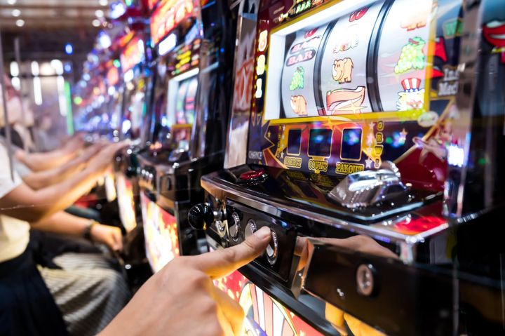 詐欺と借金を繰り返した叔父が行き着いた先は……「絶縁」を貫いた年収200万・35歳女性が抱くある思い