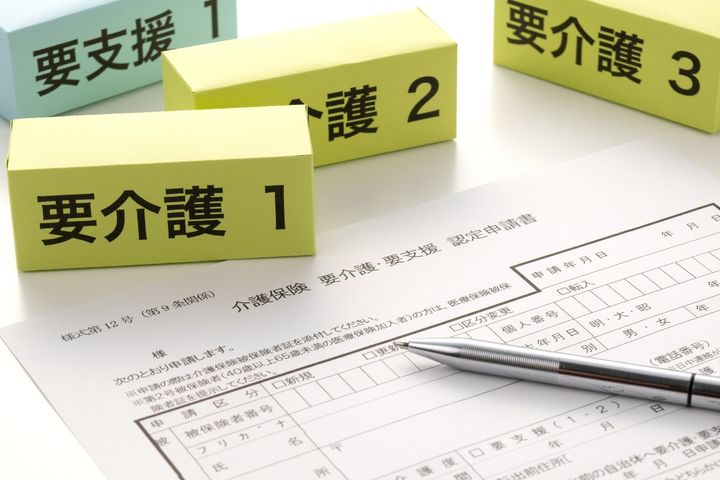 別居する90歳の祖母が全財産をつぎ込んだ相手は……解決を試みた世帯年収600万・33歳女性が抱くやるせなさ