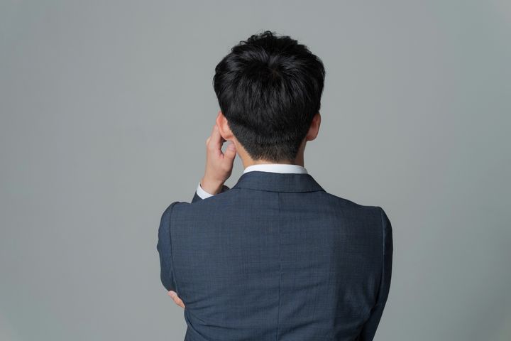 「笑えなくなった」絶望の日々……！！パワハラと副業詐欺で追い詰められた世帯年収750万・29歳男性のエピソード
