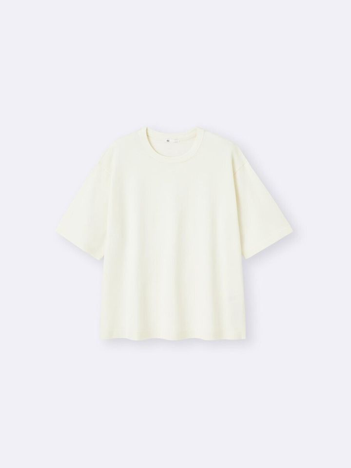 オフホワイトの半袖ウォッシャブルニットTシャツ