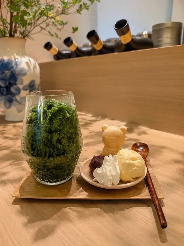 店内で提供される抹茶かき氷