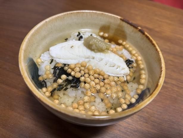 【写真】ほのかな酸味と辛味がたまらない“フグ×レモン胡椒”のだし茶漬け
