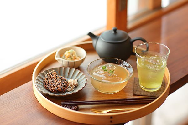 【東京都文京区】和カフェ「雨音茶寮」にフレシャスの天然水を使用した和菓子と冷茶の限定メニュー登場
