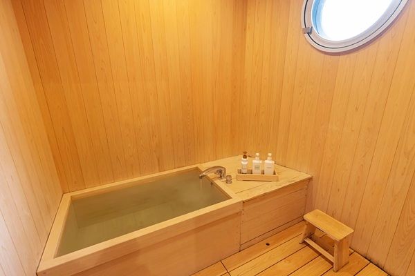 【兵庫県淡路市】「GRAND CHARIOT北斗七星135°」が淡路ビーフを使ったトマトすき焼きのコースを提供