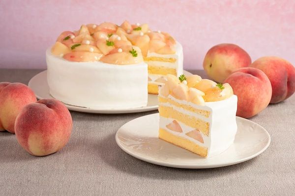 ダッキーダックなどで桃フェア開催！白桃のショートケーキ＆黄桃のズコットが登場