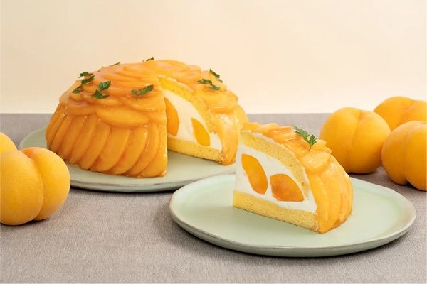 ダッキーダックなどで桃フェア開催！白桃のショートケーキ＆黄桃のズコットが登場