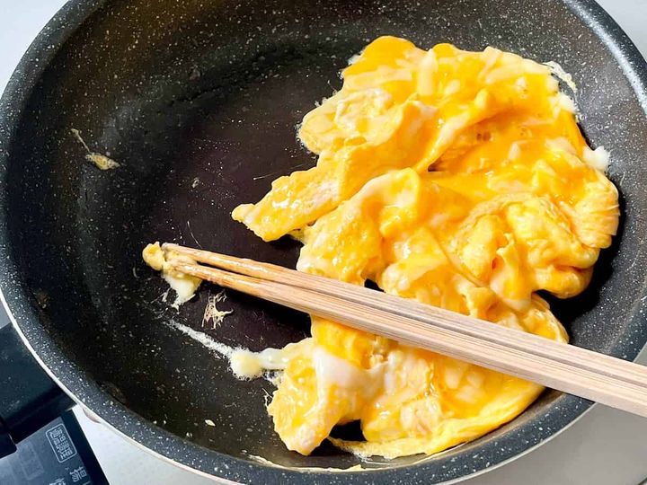サクふわ鱈フライととろけるチーズエッグの ごちそうカンパーニュトースト