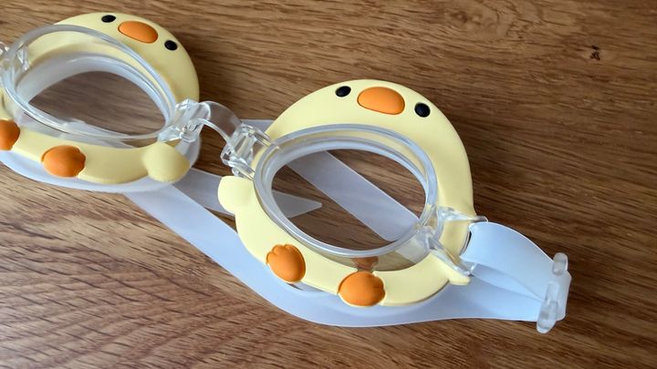 ダイソーの水泳ゴーグルはどんな種類がある？子供用・大人用を買ってみた【100均】