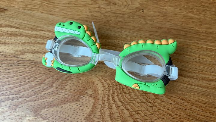 ダイソーの水泳ゴーグルはどんな種類がある？子供用・大人用を買ってみた【100均】
