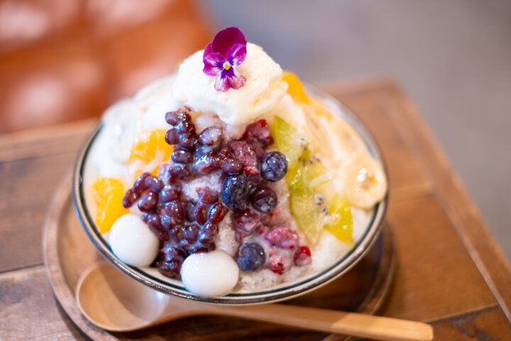 まるで物語の入り口のよう。花と緑に囲まれた小さなカフェ／高井戸「花ト喫茶 ネコノコバン」