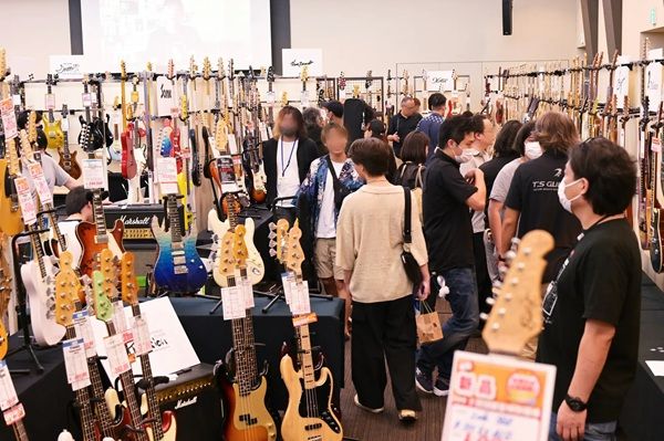 【東京都千代田区】お茶の水でギターやベース、バイオリンの展示即売会を開催！プレゼント企画も