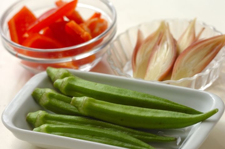 鶏肉と夏野菜の揚げびたしの下準備3