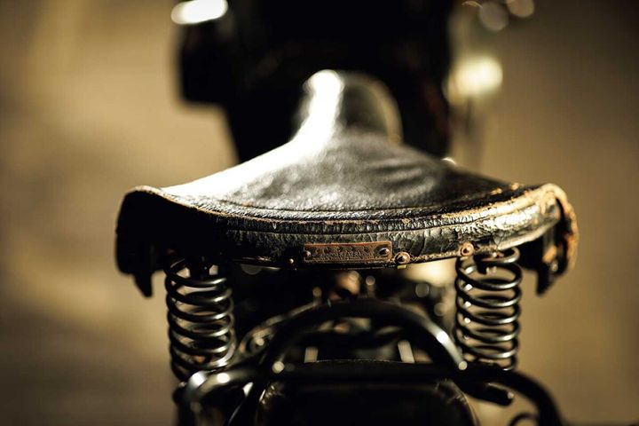 100年前の名車を”普通のバイク”として乗る──ブラフシューペリアSS80と生きる男