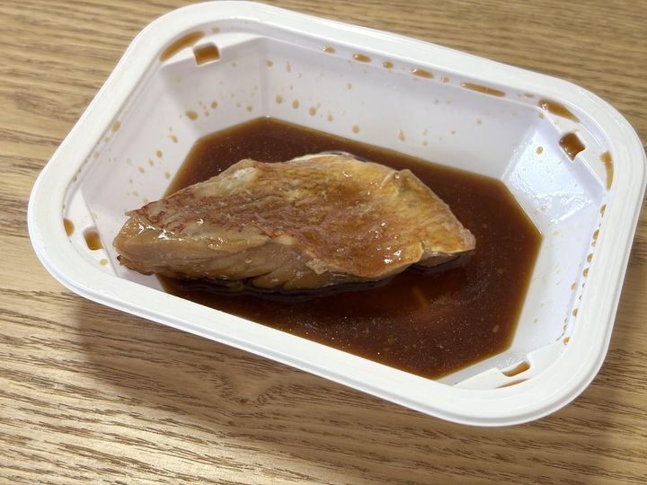 画像1: 罪悪感を抱きながら食べる