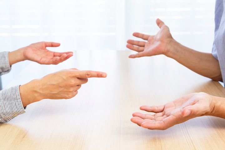 お嬢様生活からの急転直下！！祖父の急死が引き金で家庭崩壊……40歳女性が幼少期に体験した過酷なエピソード