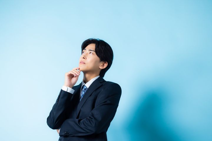 多額の借金！誰にも相談できない孤独！知人の投資話を断り切れなかった35歳男性のエピソード……。