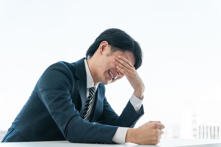 多額の借金！誰にも相談できない孤独！知人の投資話を断り切れなかった35歳男性のエピソード……。