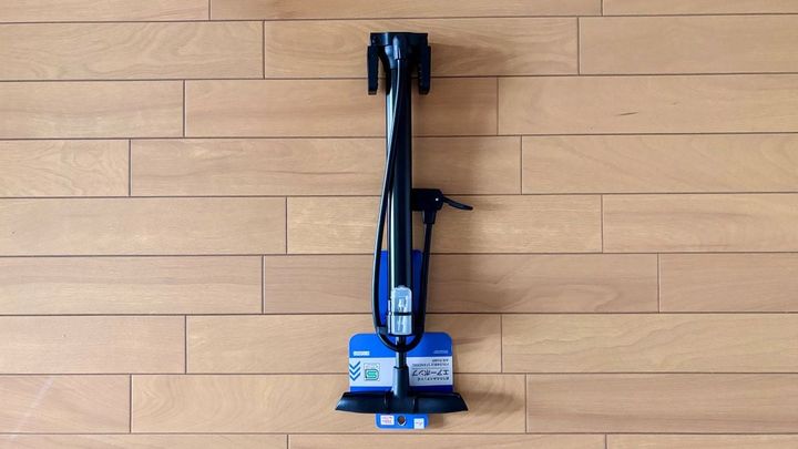 100均で買える「自転車の空気入れ」実際どう？ 入らないって本当？ 足踏み式はある？【ダイソー・セリア・キャンドゥ】