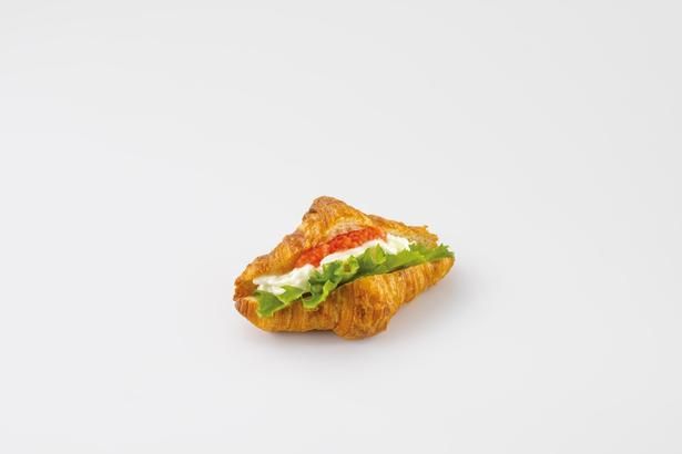 発酵バタークロワッサン BLTは野菜たっぷり