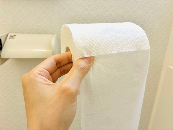 新品のトイペがビリビリ破れる問題、「指でスーッとするだけ」で嘘みたいに解決します！