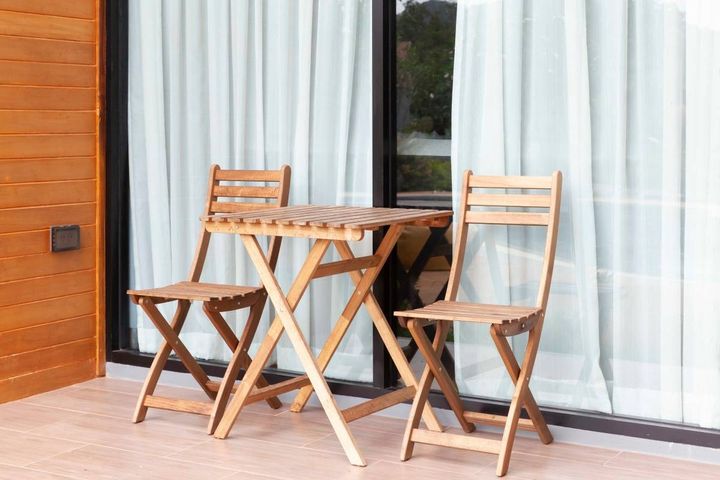 バルコニー 出世運 上がる 木製の椅子 テーブル