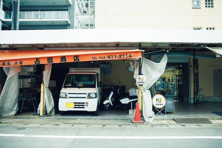 恵比寿〈占部商店〉外観