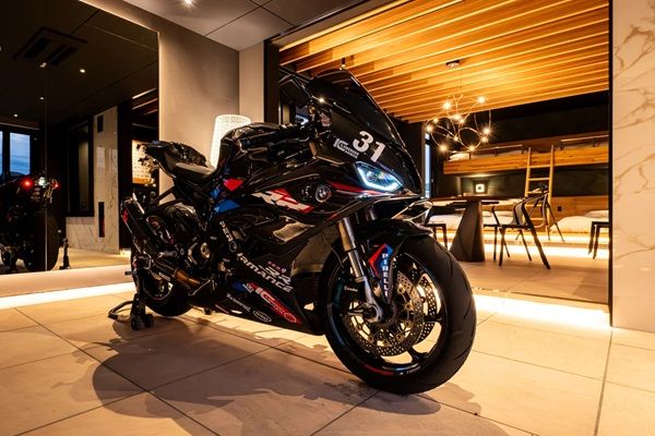 【福井県勝山市】車・バイク好きのためのガレージヴィラ誕生！ヴィラの中に愛車を“飾る”宿泊体験