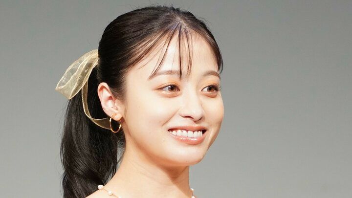 【写真・画像】橋本環奈、韓国アイドルに“公開告白”される「デートしたいです」 返事は「どこにでも連れていきます」 1枚目