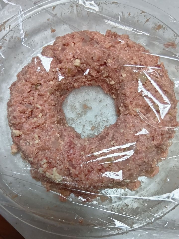 火を使わない！レンチンで完成～！大きなリング豆腐ハンバーグ（野菜もソースもレンチン）