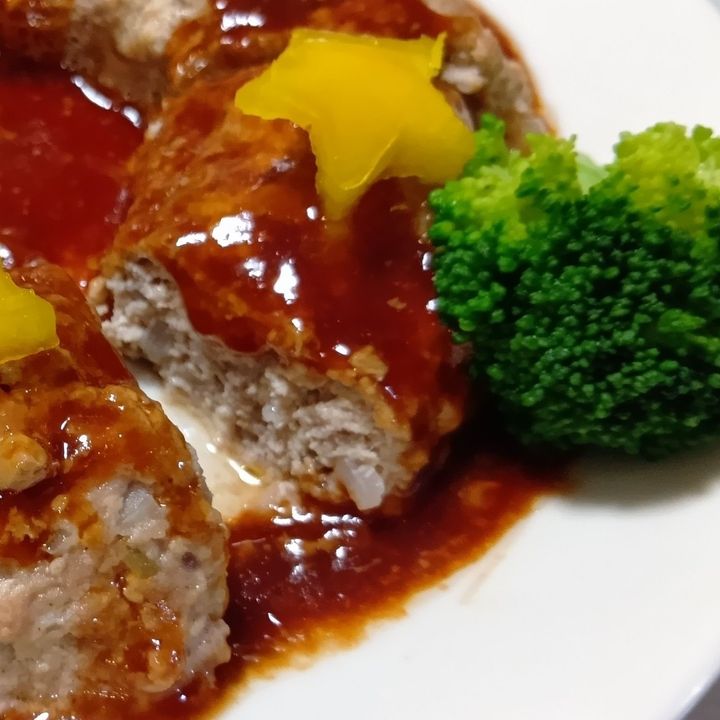 火を使わない！レンチンで完成～！大きなリング豆腐ハンバーグ（野菜もソースもレンチン）