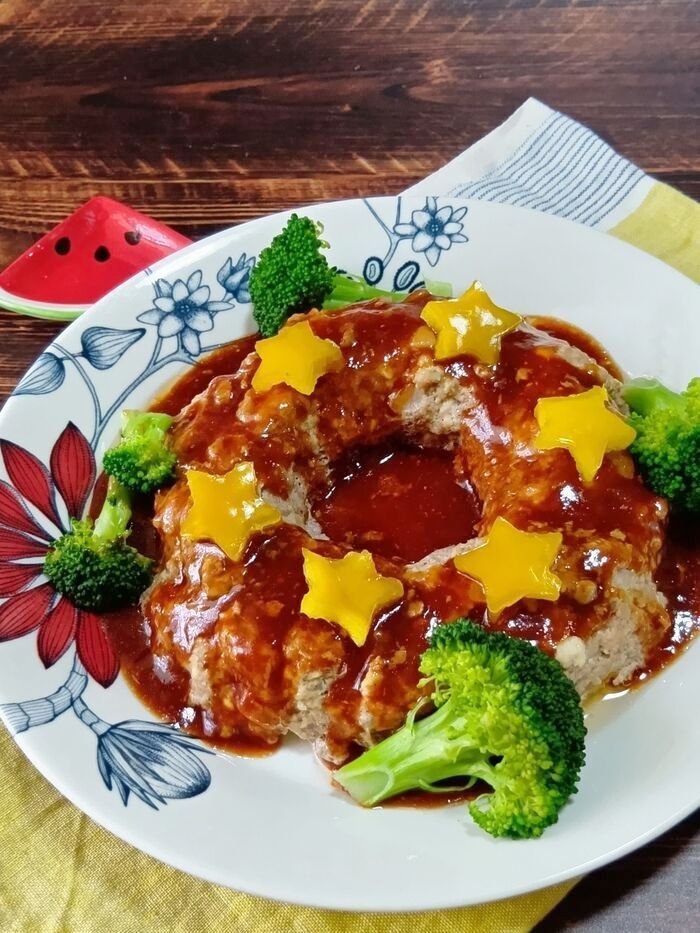 火を使わない！レンチンで完成～！大きなリング豆腐ハンバーグ（野菜もソースもレンチン）