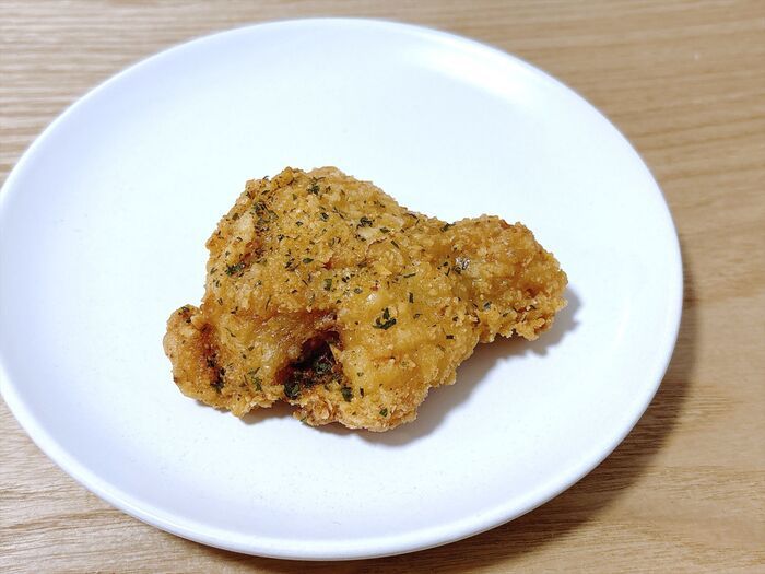 【ケンタッキー】真夏の激辛チキン対決！！「レッド」vs.「グリーン」どっちが美味しい？食べ比べてみた！