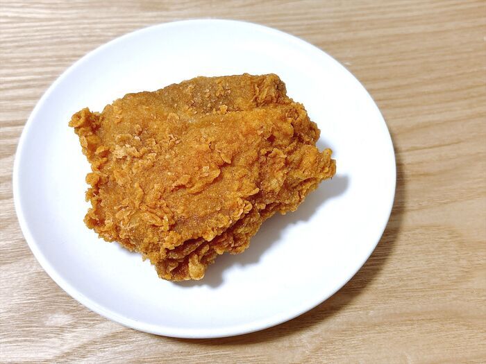 【ケンタッキー】真夏の激辛チキン対決！！「レッド」vs.「グリーン」どっちが美味しい？食べ比べてみた！