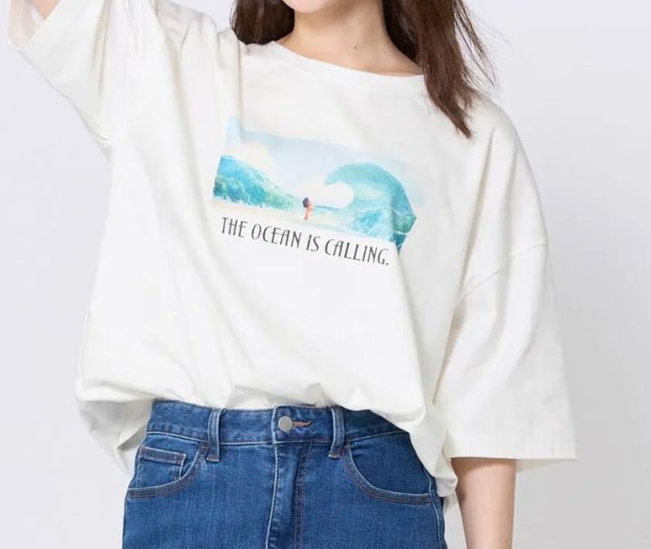 ユニセックススーベニアTシャツ モアナ 海