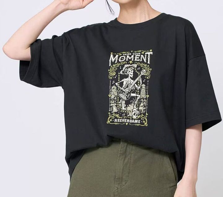 ユニセックススーベニアTシャツ リメンバー・ミー ブラック