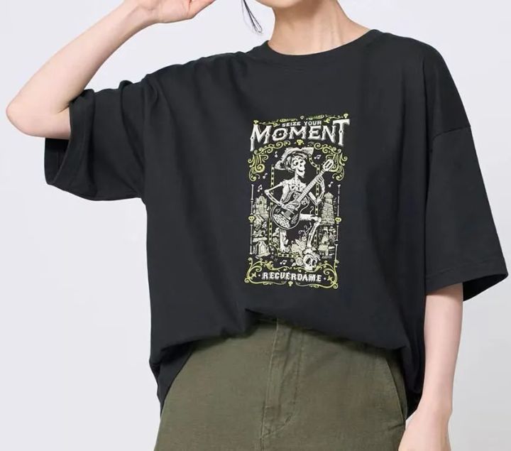ユニセックススーベニアTシャツ リメンバー・ミー ブラック