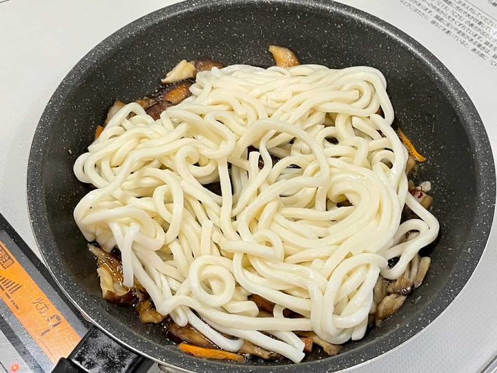 和きのこのペペロンチーノ焼きうどん