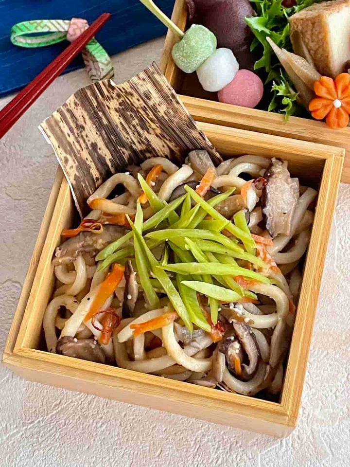 和きのこのペペロンチーノ焼きうどん