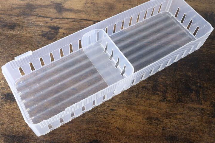 フリーザートレーロングの仕切り付き全体像