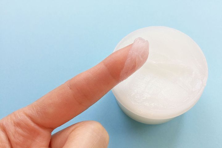 あらかじめパッドやワセリンを塗って摩擦を軽減させます