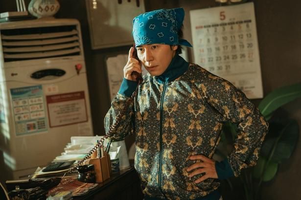 潜入警官テギュ(イ・ギュヒョン)役にサカイJr. [c] 2025 HIVE MEDIA CORP & MINDMARK, Inc ALL RIGHTS RESERVED.